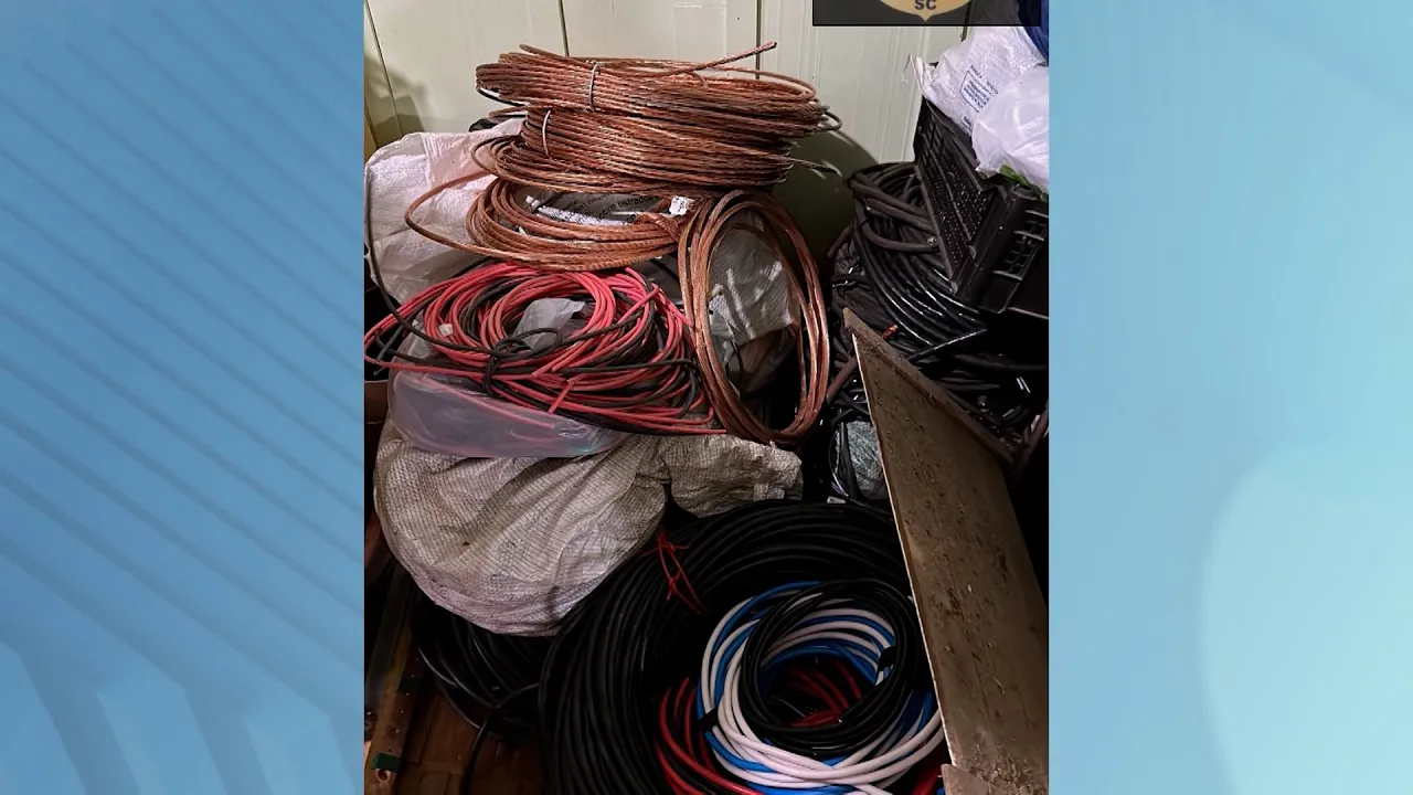 Polícia Civil recupera 800 kg de fios furtados da Celesc em Herval d'Oeste
