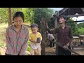 Download Lagu Can a single mother recover her memory? - The kind man helps fix the kitchen.