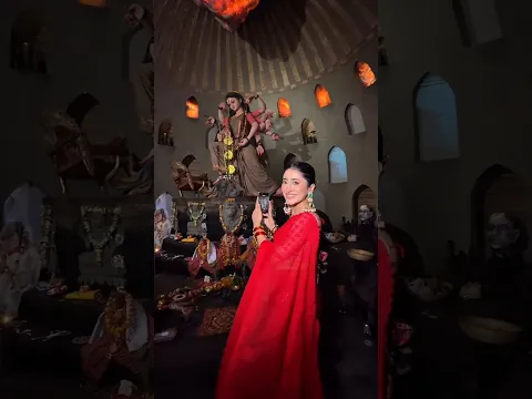 Divine energy, devotion and Maa Shakti’s blessings❤️A glimpse of Kolkata’s Durga Puja.#shivangijoshi