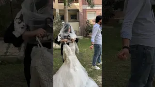 بنت تلبس فستان 