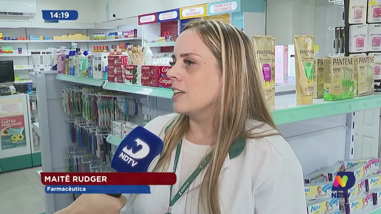 Homem entra em farmácia e furta dinheiro durante horário comercial