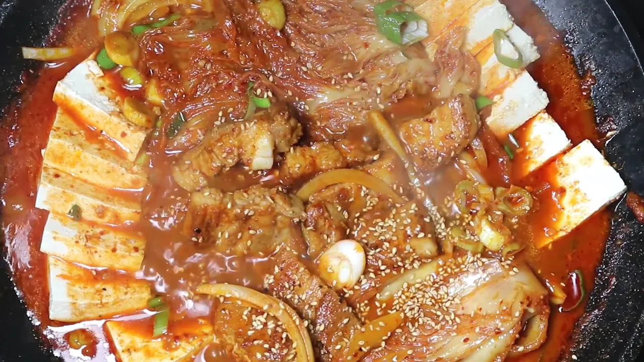 통삼겹 김치찜