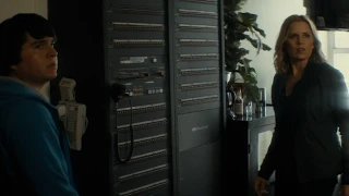 Fear The Walking Dead S1E2 Madison Kills School Director First Murder Scene 