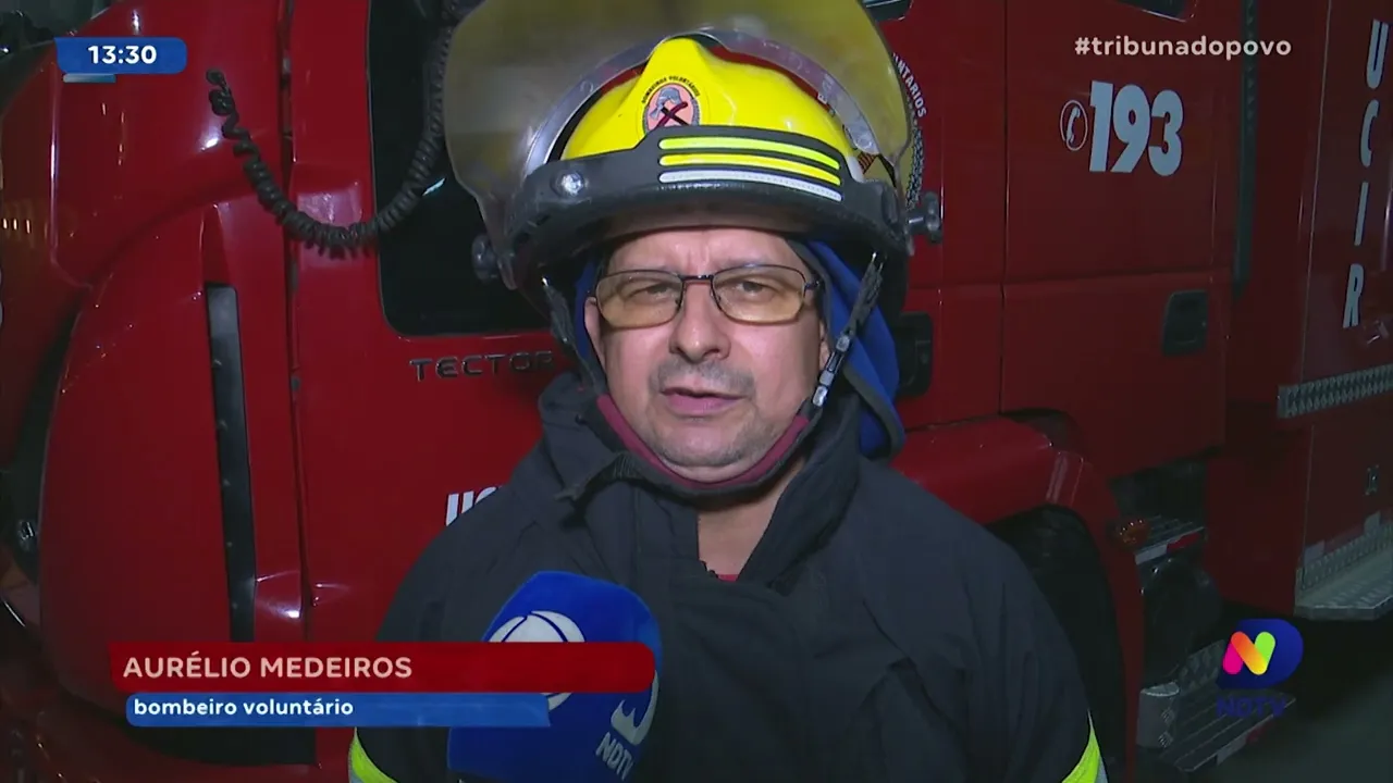 Incêndio no bairro Anita Garibaldi: moradores evacuam prédio