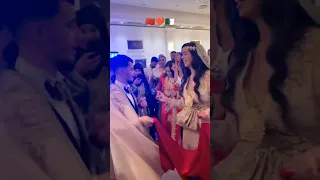 عرس جزائرية ومغربي ربي يهنيهم 