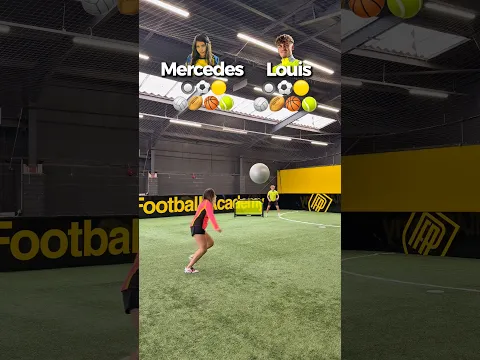 Multiball Minigoal challenge with @mercedes_roa ⚽️🏀🏐🥅 #football #soccer #futbol #challenge