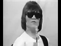 The RAMONES - Blitzkrieg Bop (Music Video)