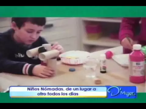 Niños nómadas de un lugar a otro todos los días