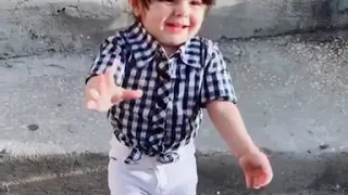 مزه حلوه زي ما قلت لكم عشان بحبك عشان ايه دندنها