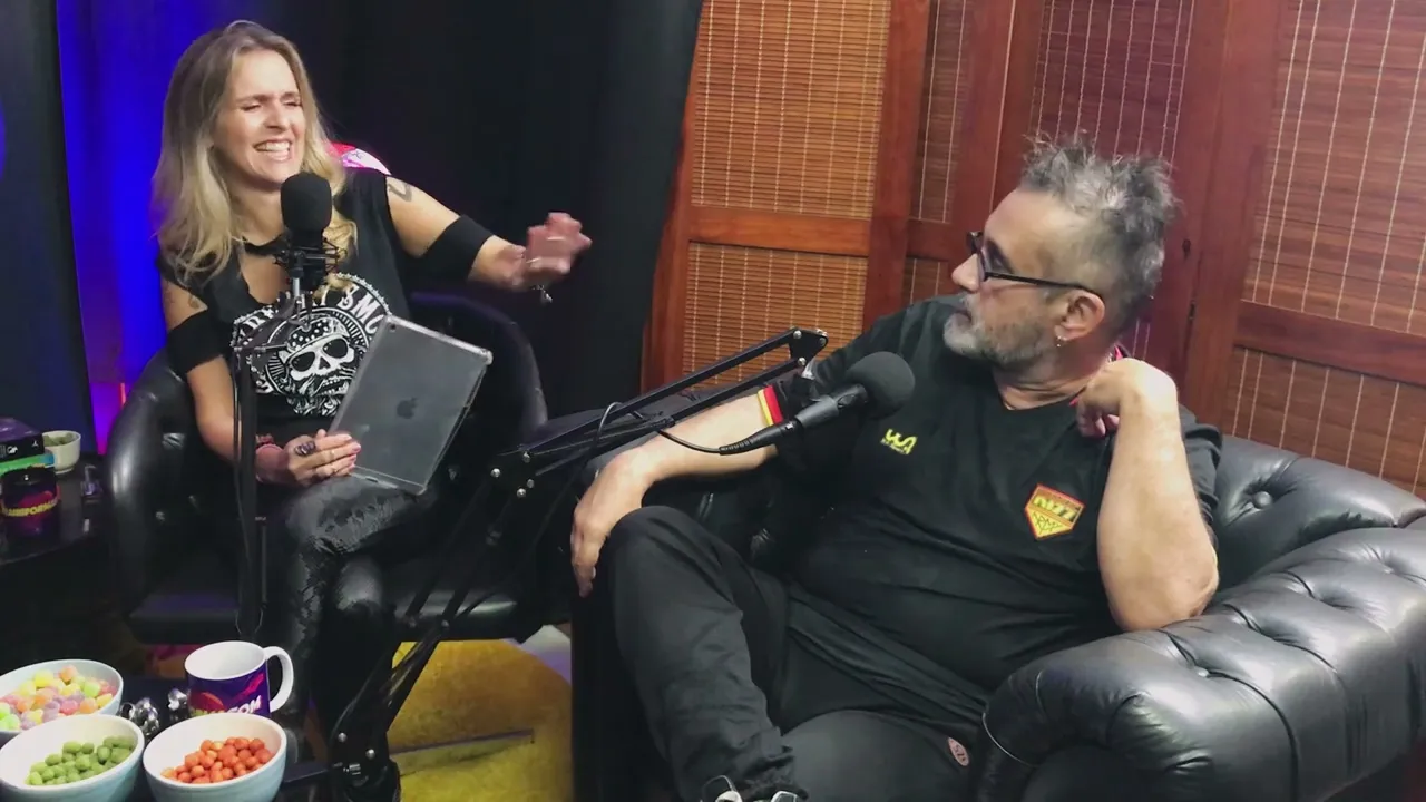 Ep 25 - REGIS TADEU: Conhecimento em excesso nunca faz mal e te leva ao autoconhecimento.