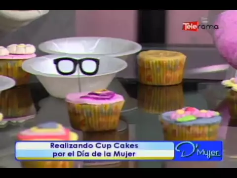 Realizando Cupcakes por el día de la mujer