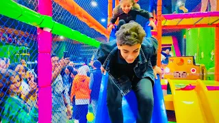 روحنا ملاهي اطفال والاطفال بهدلت حسين وشمياء بهدلتني واتخانقنا على لعبه هناك 