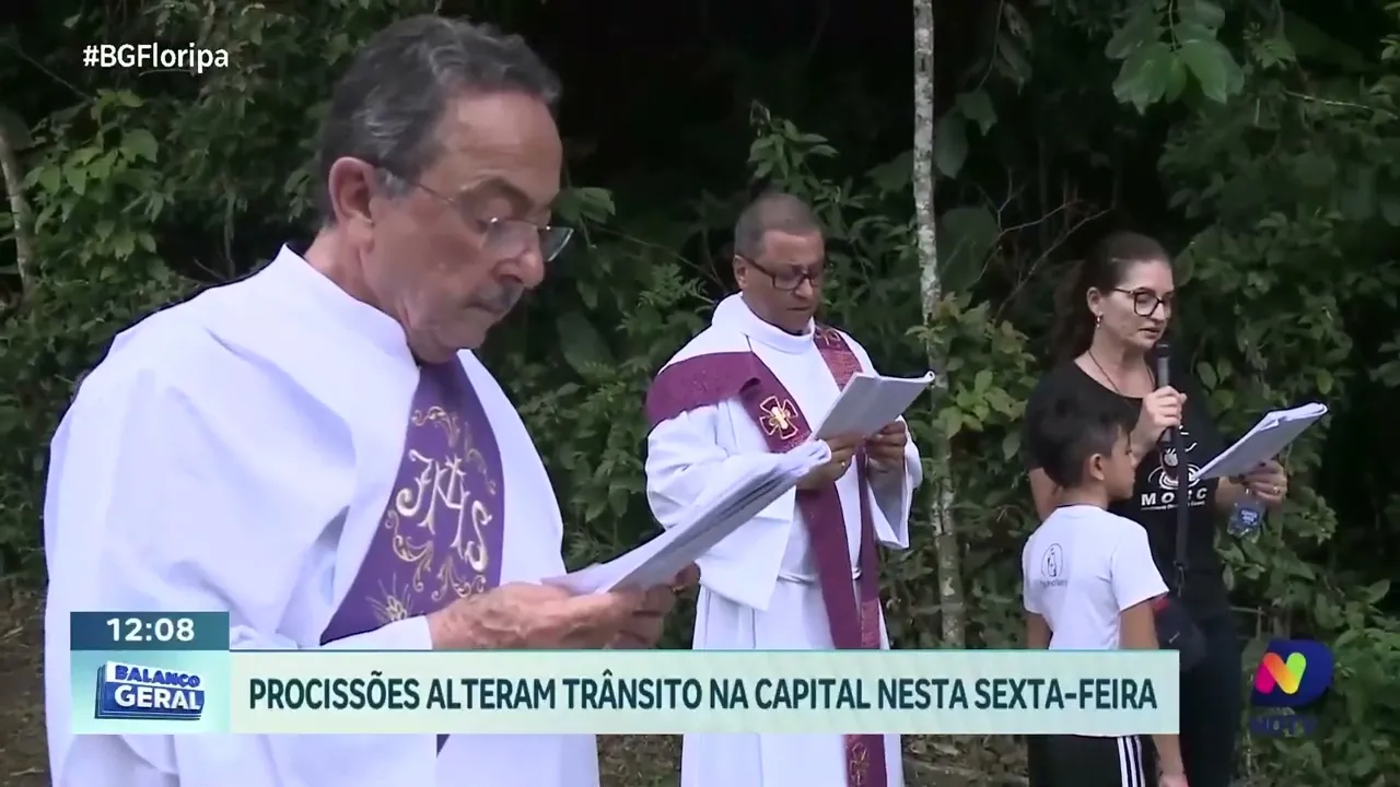 Celebração religiosa movimenta o trânsito no Morro da Cruz em Florianópolis