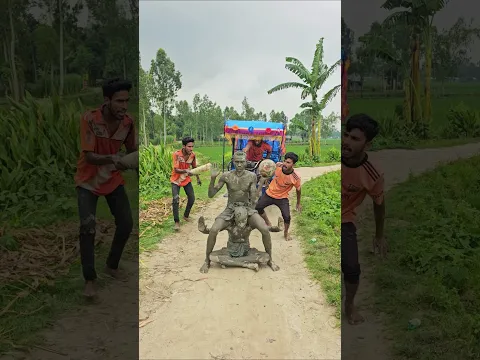 When two statues are together on the street8