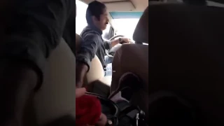 سواق تكسي باكستاني 