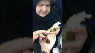 هاذي الحنة لحنينة                                                                                   دندنها