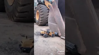 اللودر وابنه الصغير 