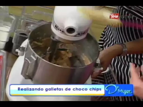 Realizando galletas de choco chips