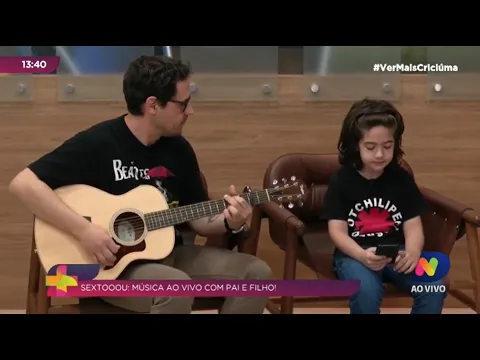 Pai e filho que viralizaram cantando Beatles na internet se apresentam no Ver Mais