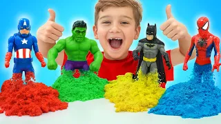 Mike zostaje superbohaterem i bawi się gigantycznymi jajkami-niespodziankami