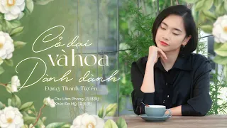 Cỏ dại và hoa dành dành