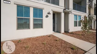Brand New Modern Clovis Town Home CUSD w Lots of Amenities