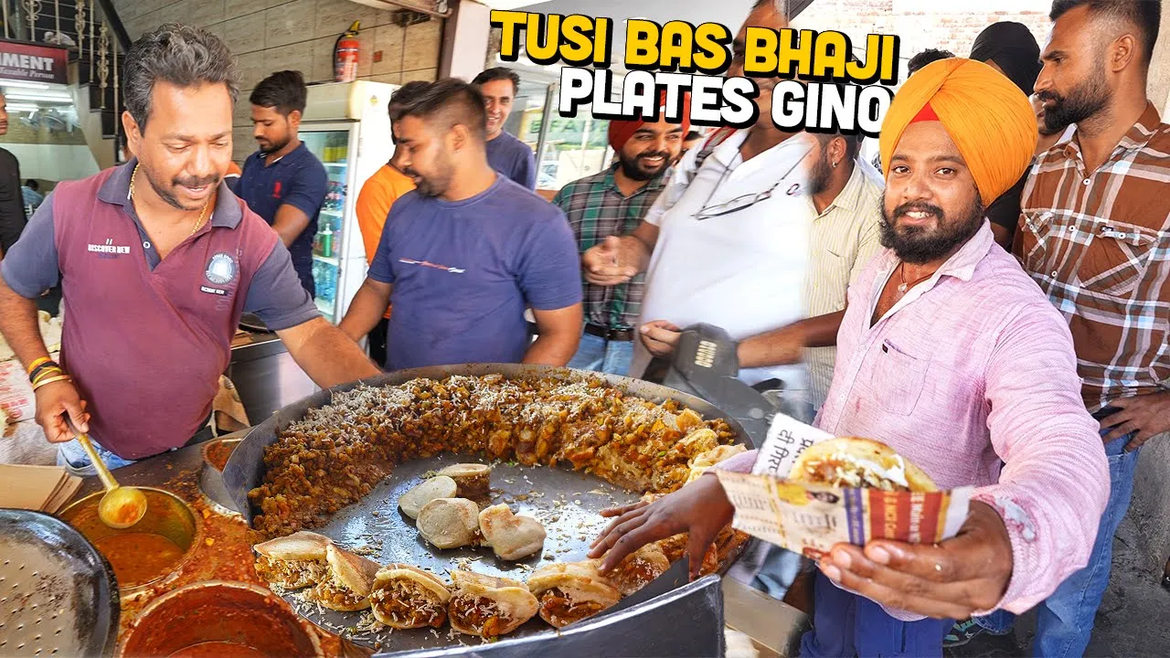 60/- Rs Shadi wala Khana, Makhani Chole Kulche, 4 Sabzi wali Poori, Indian Street Food Sabse Alag