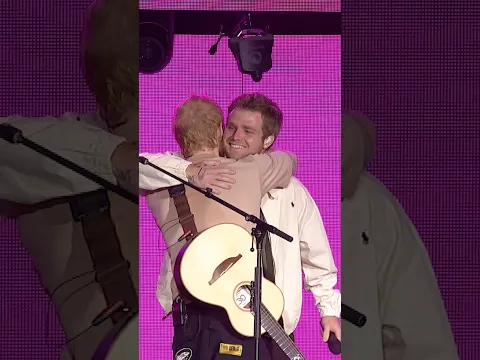 Not such an ordinary night when @AlexWarren joins you on stage in San Diego - Ed HQ