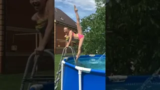 Fashion little girl wearing sexy bikini criticized Surprise
