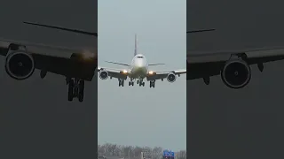                   هبوط الطائرات الكبيرة دندنها