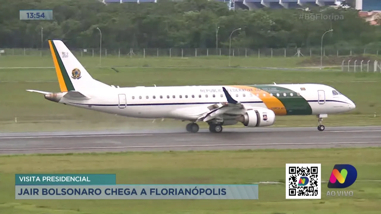 Visita presidencial: Jair Bolsonaro chega a Florianópolis