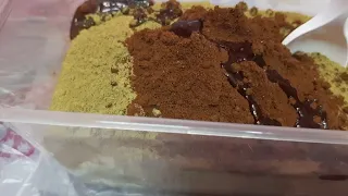 الطريقة السعودية في تخمير الحنة و تغذية الشعر والحصول على لون غامق وفيه لامعه تعالوا 