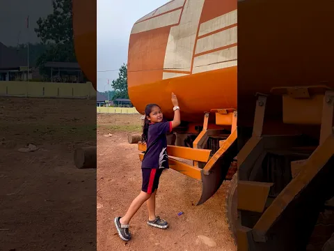 Bisa menirukan suara tangki mobil dan pintu truk mobil