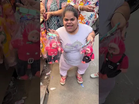 ये क्या बेच रही है🤣#shorts #trending #viral #funny #comedy #funnyvideo