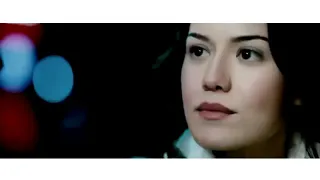عم ابكي عليكي دم بدل ماابكي دموع   الله يرحمك   رح       دندنها
