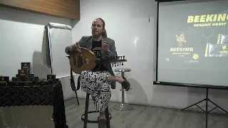 beeking mustafa debu 