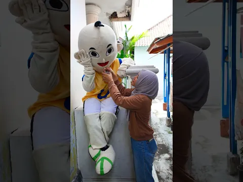 suapin upin minum es teh manis #chikaku #shortvideo #upinipin