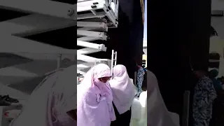 رايحه فين يا حاجه يام شال لموني رايحه ازور النبي محمد و ملي عيوني 