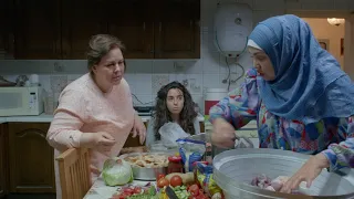 لما تصحى من النوم وتلاقي الدنيا مقلوبة عزاء وعريس وطبيخ وانت مش فاهم حاجة سابع جار 