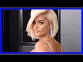 Bebe Rexha had a wardrobe malfunction at the Grammys and almost no one noticed