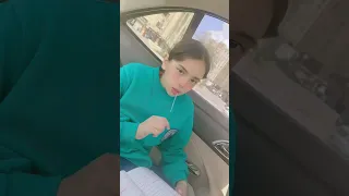 متخليني معاك قاعد شوية 