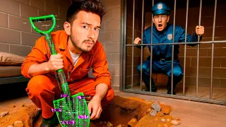 Pobrałem CHEATY do PRISON ESCAPE