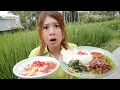 MAKAN MAKANAN PEDAS DI TENGAH SAWAH!!