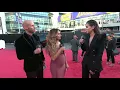 Download Lagu Hailee Steinfeld Interview - AMAs Red Carpet 2017