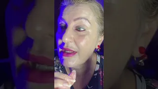 Nunca imaginei um lápis de olho dessa cor 🤭