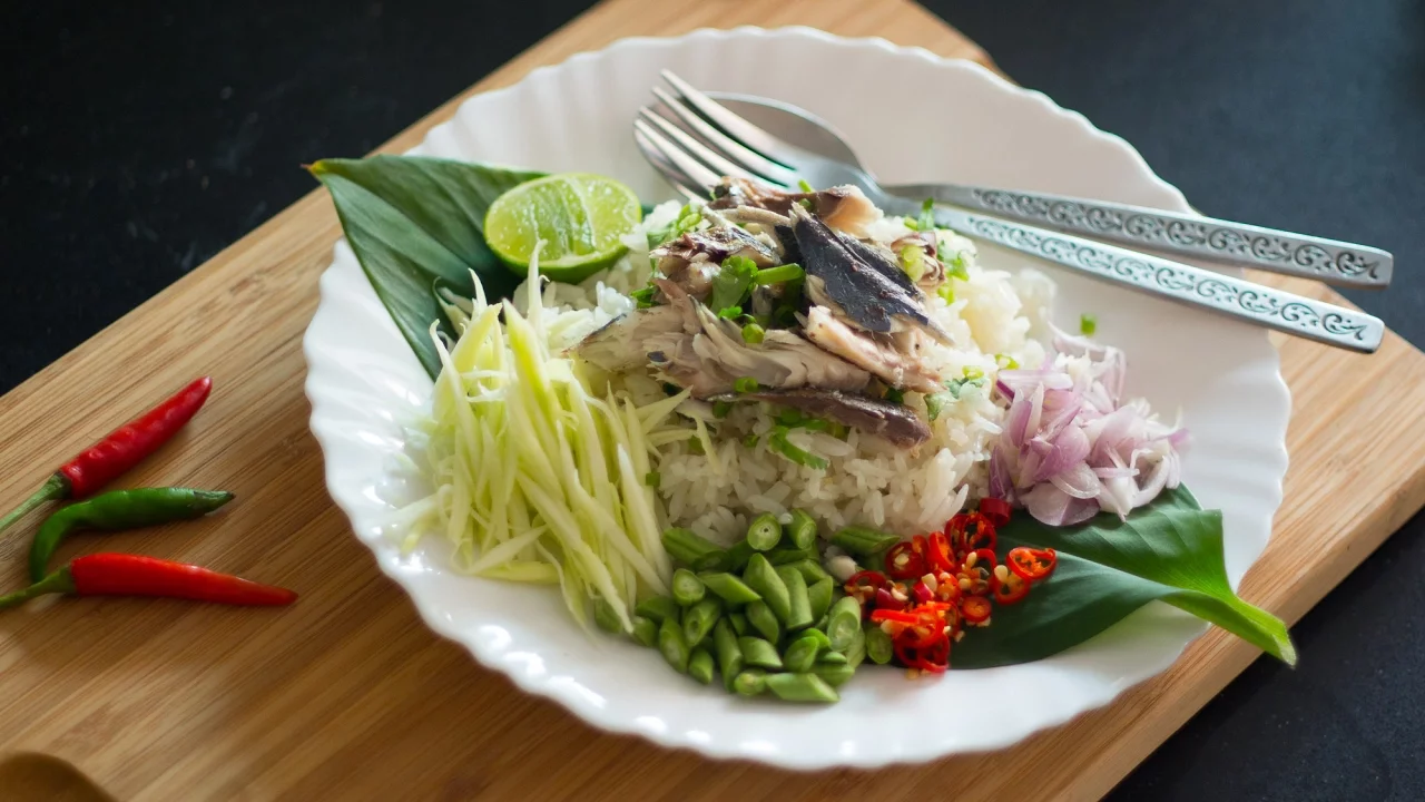 Mackerel Fried Rice "Salad"  - Hot Thai Kitchen!