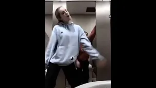 قولو له ماخلي لو باخر الدنيا 