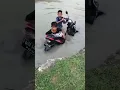 Download Lagu ANAK KECIL NAIK MOTOR JATUH TENGGELAM KESUNGAI #shortvideo #sungai #motor #anakkecil #tenggelam