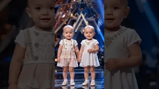 طفلتين تقدمان عرض مرعب على مسرح AGT Americasgottalent Agt 