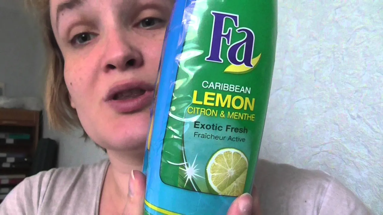 LOREAL GLOSSY STAIN SWATCHES & REVIEW | L’oreal Brilliant Signature | Nadya Aqilla